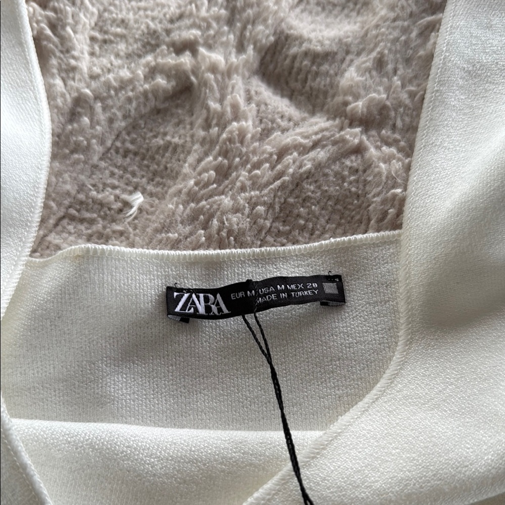 Zara bodycon dress - Picture 2 of 4